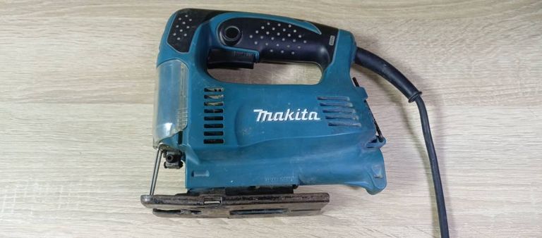 Makita 4327