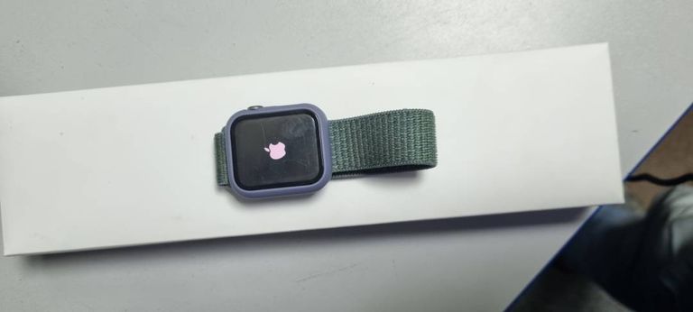 Apple watch se 44mm aluminum case