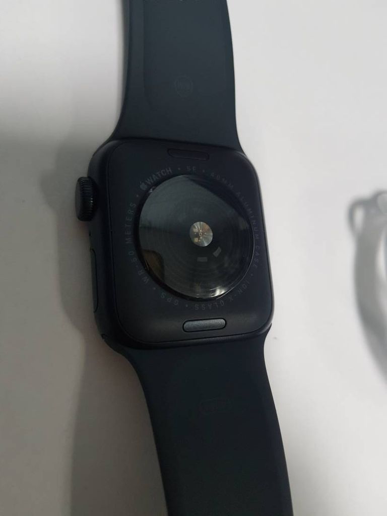 Apple watch se 2 gps 40mm aluminum case with sport