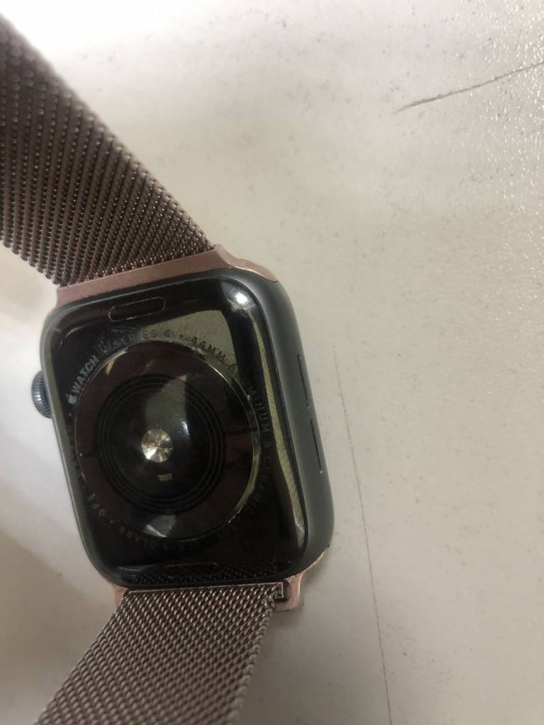 Apple watch series 4 44mm aluminum case