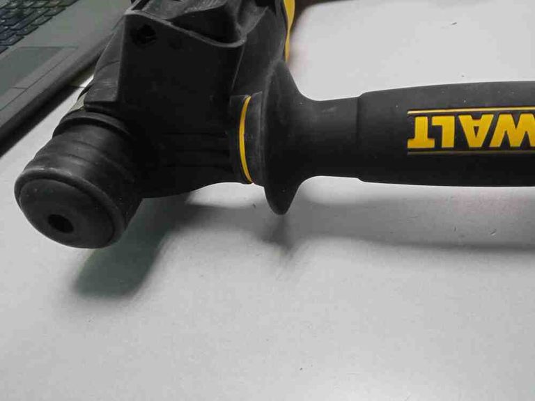 Дешево Dewalt D25133K з ломбарду