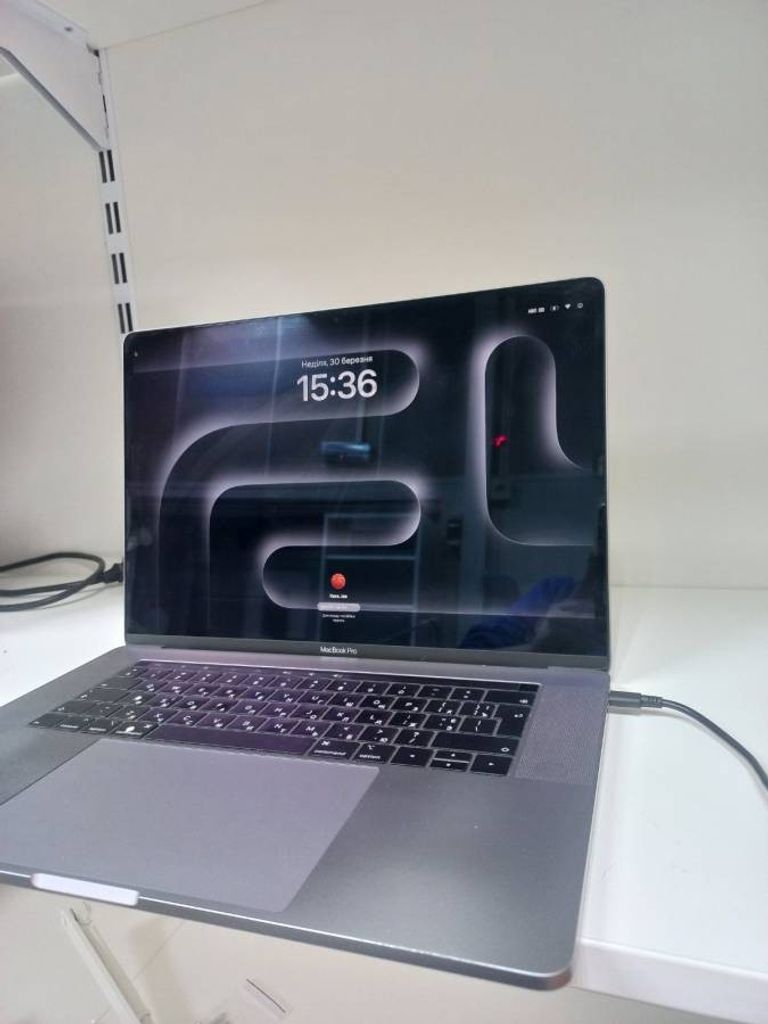 Apple macbook pro a1990 екр 15.4"/ core i7 2,2ghz/ ram16gb/ ssd256gb/ graphics 630 Код:01-200460103. Зображення 5