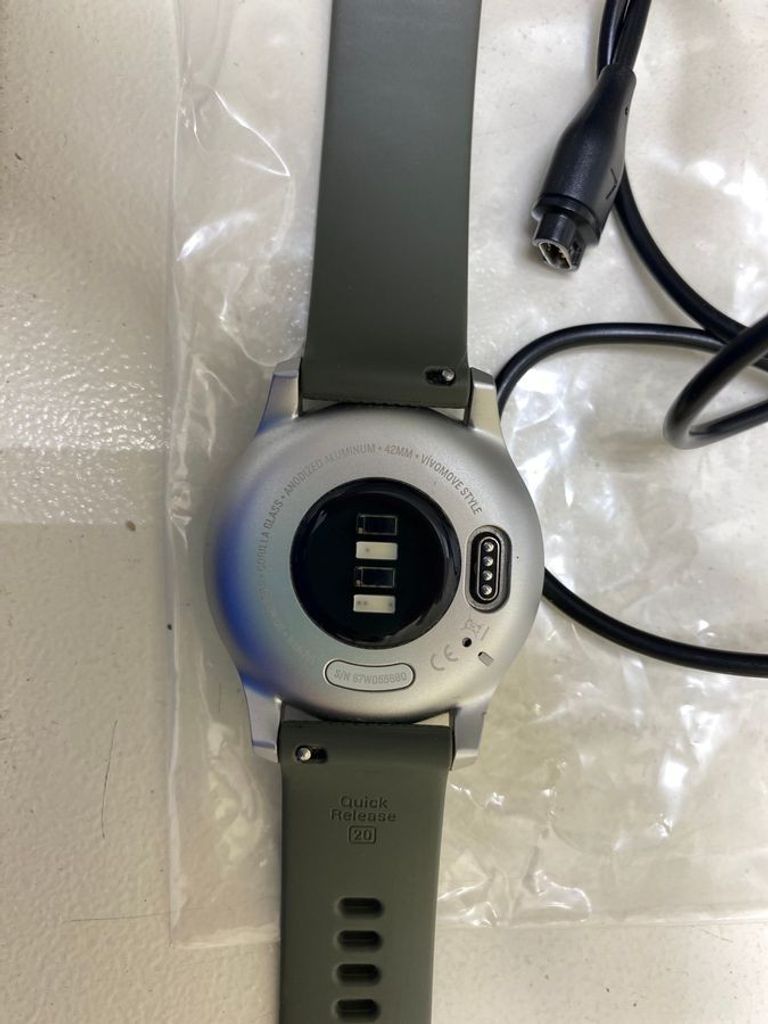 Дешево Garmin vivomove style silver aluminum w. moss silicone b. 010-02240-01 з ломбарду