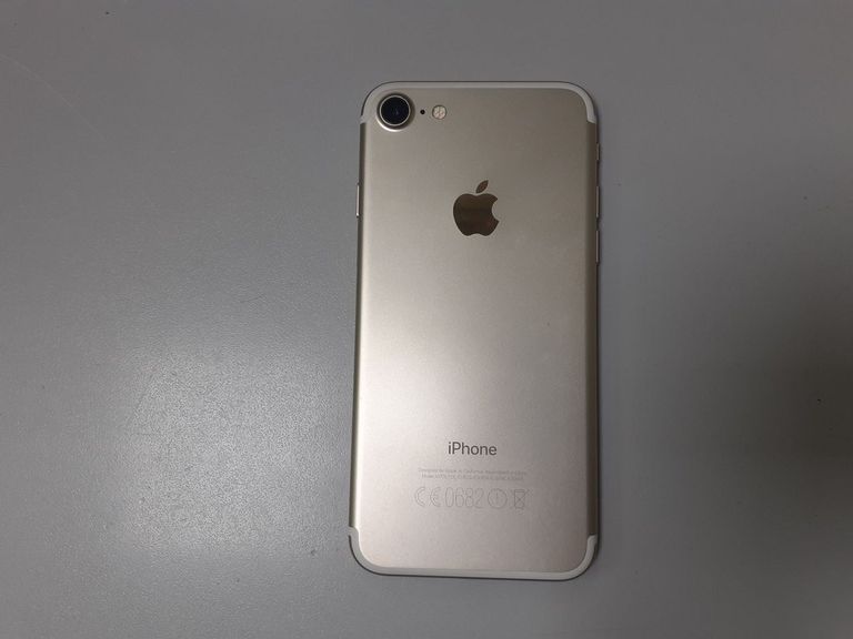 Розпродаж Apple iphone 7 32gb, продавець Техноскарб