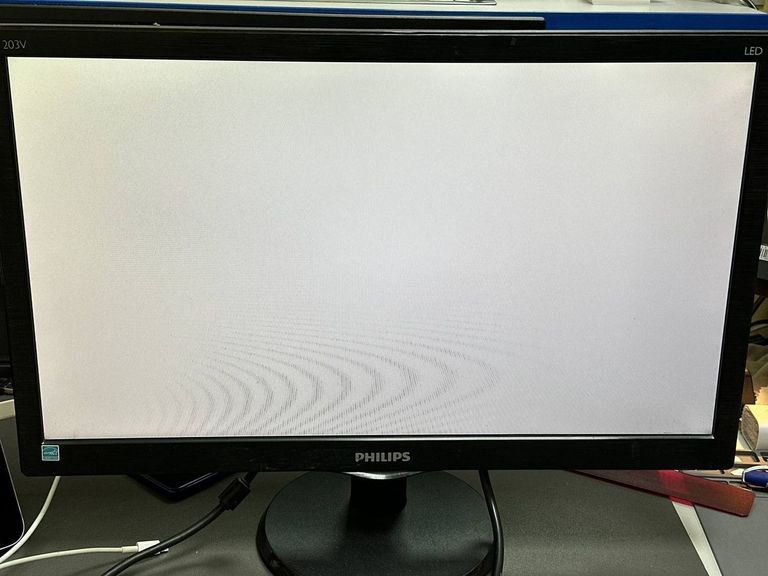 Дешиво Philips 203V5LSB26/10 с ломбарда