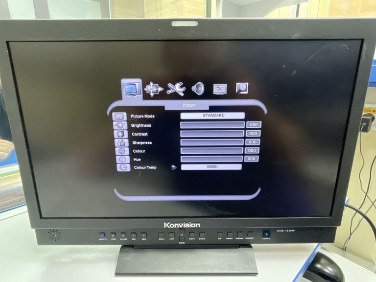 Купити Konvision KVM-1930W Б/У