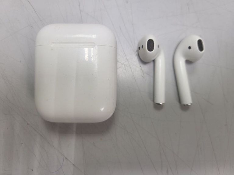 Купити Apple airpods 2nd generation with charging case Б/У
