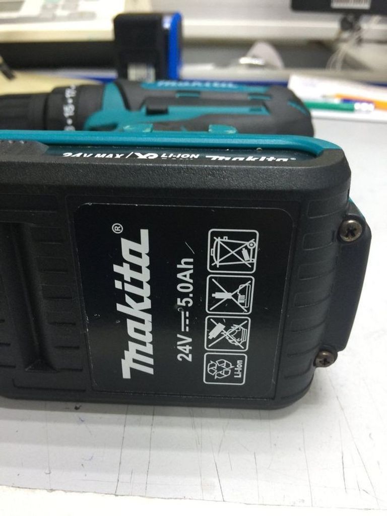 Дешево Makita df 550 dwe копія + 2акб 5ah + зу з ломбарду