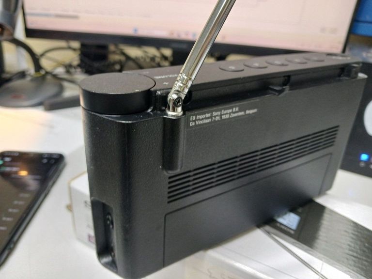 Оголошення Sony XDR-S41D black Б/У