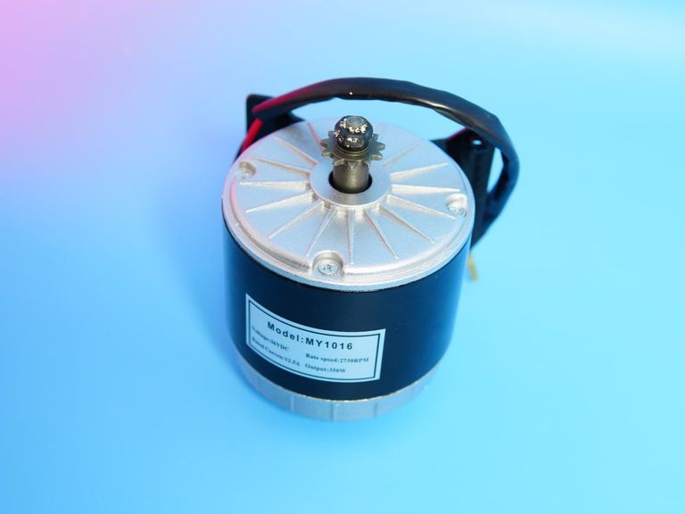 Оголошення 36 вольтів 350 ватів 12.5 A Б/У