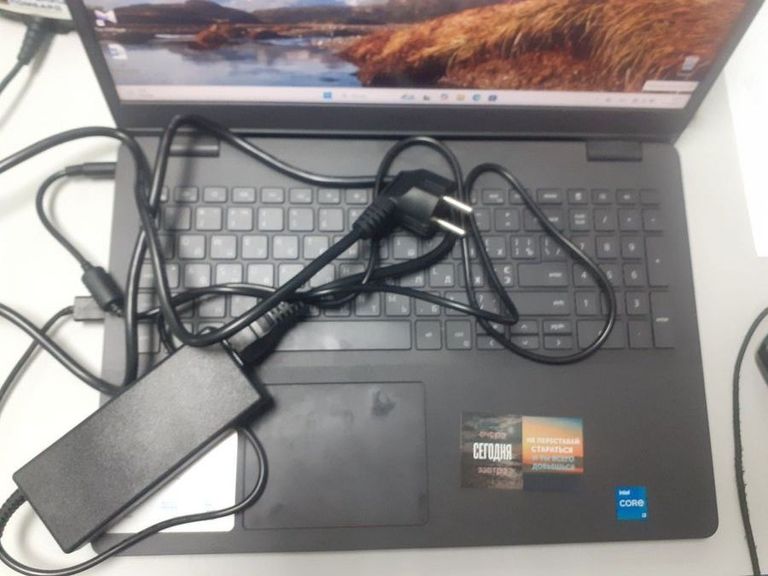 Дешиво Dell 15/core i3-1115g4 ddr4/8gb ddr4/hdd *відсутній/ssd 256 gb/*інтегрована с ломбарда