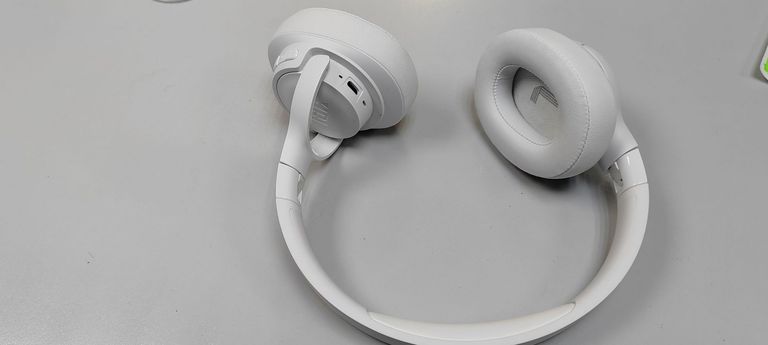 Дешиво Jbl tune 720bt с ломбарда