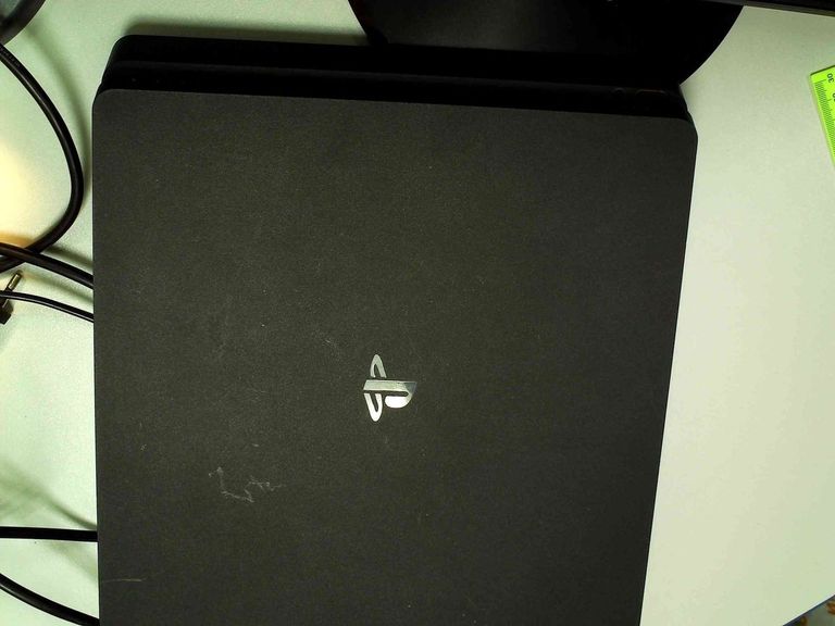 Дешиво Sony playstation 4 slim 500gb / 2 геймпади с ломбарда