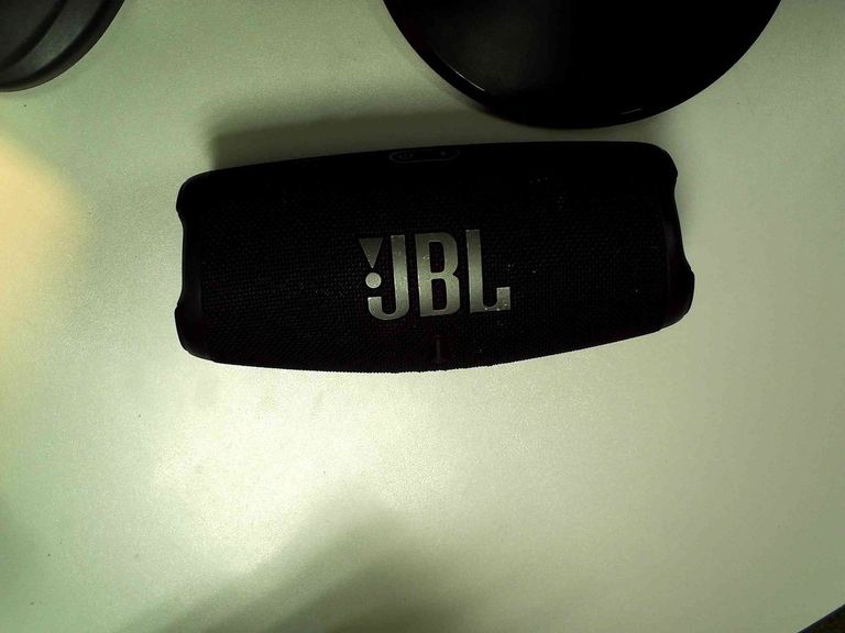 Оголошення Jbl charge 5 Б/У