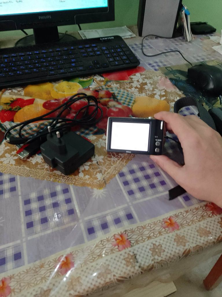 Купити NIKON S 4000 Б/У