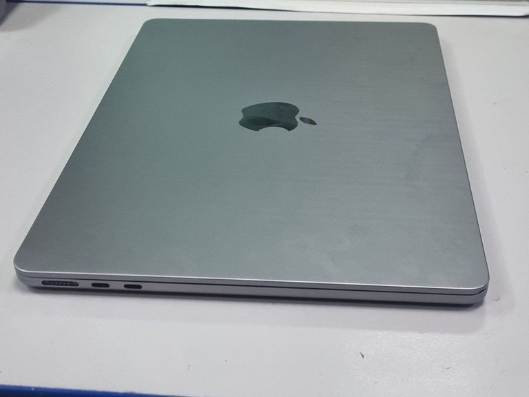Apple macbook air 13.6/ m2 / ram 16gb/ ssd 256gb/ gpu 8 core Код:01-200864524. Зображення 13