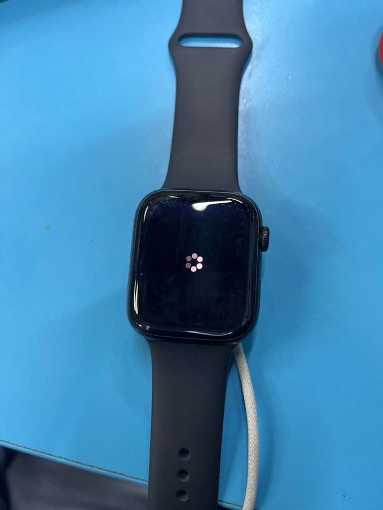 Объявление Apple watch series 8 gps 45mm aluminum case Б/У