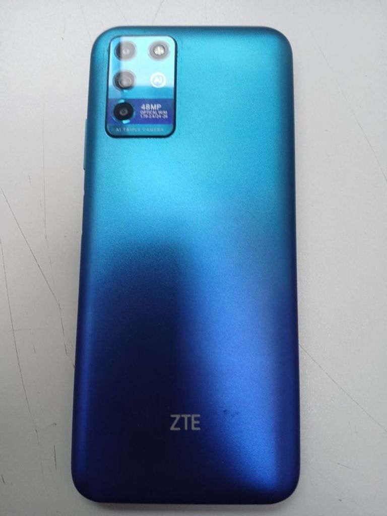 Дешево ZTE Blade V30 Vita 4/128GB Blue з ломбарду