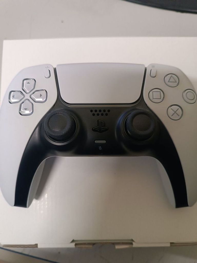 Купить Sony DualSense Black Б/У