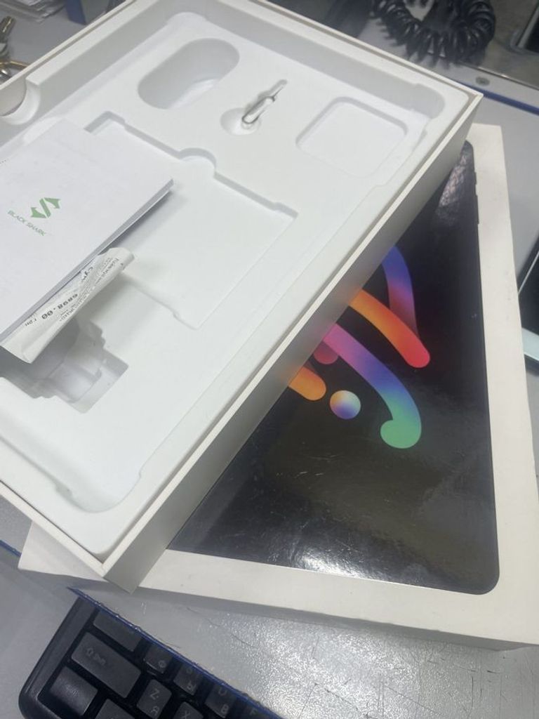 Купити Black shark Pad SE 6/128GB WiFi Black Б/У