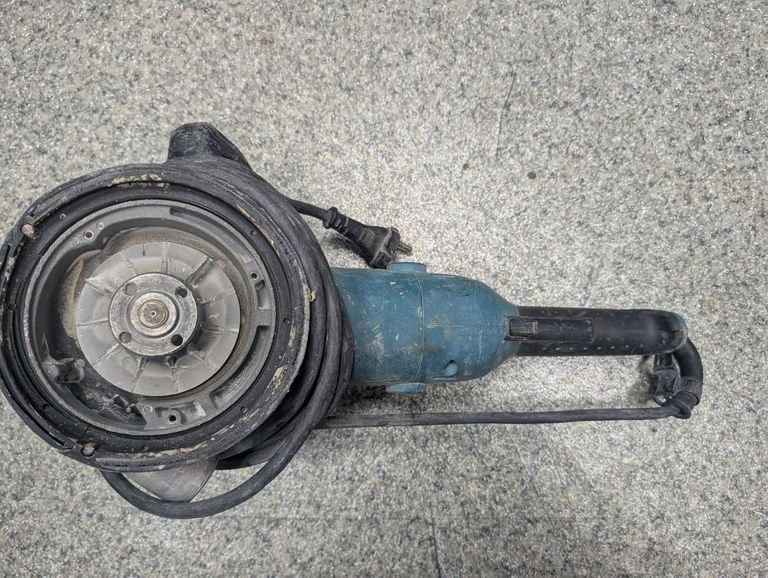 Оголошення Makita PC5000C Б/У