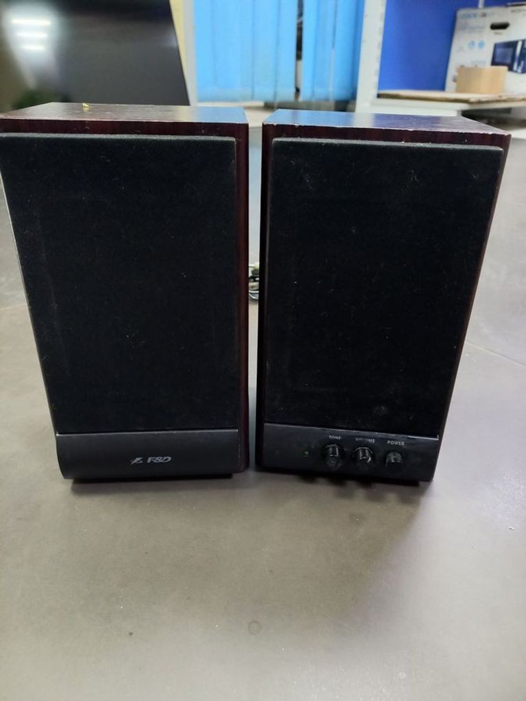 Купити F&d R-215 Black Б/У