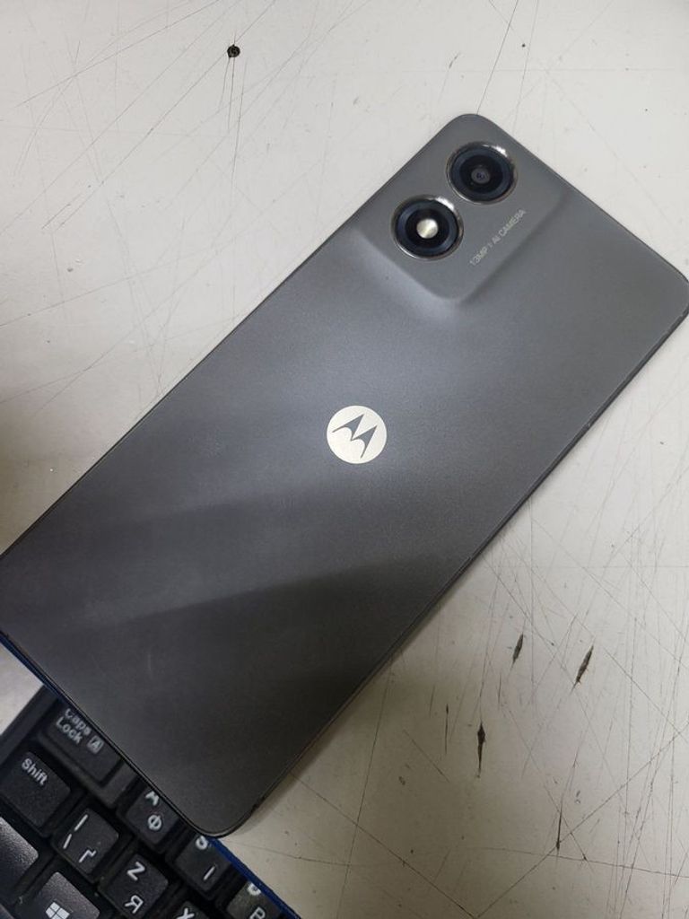 Дешиво Motorola moto e14 2/64gb с ломбарда