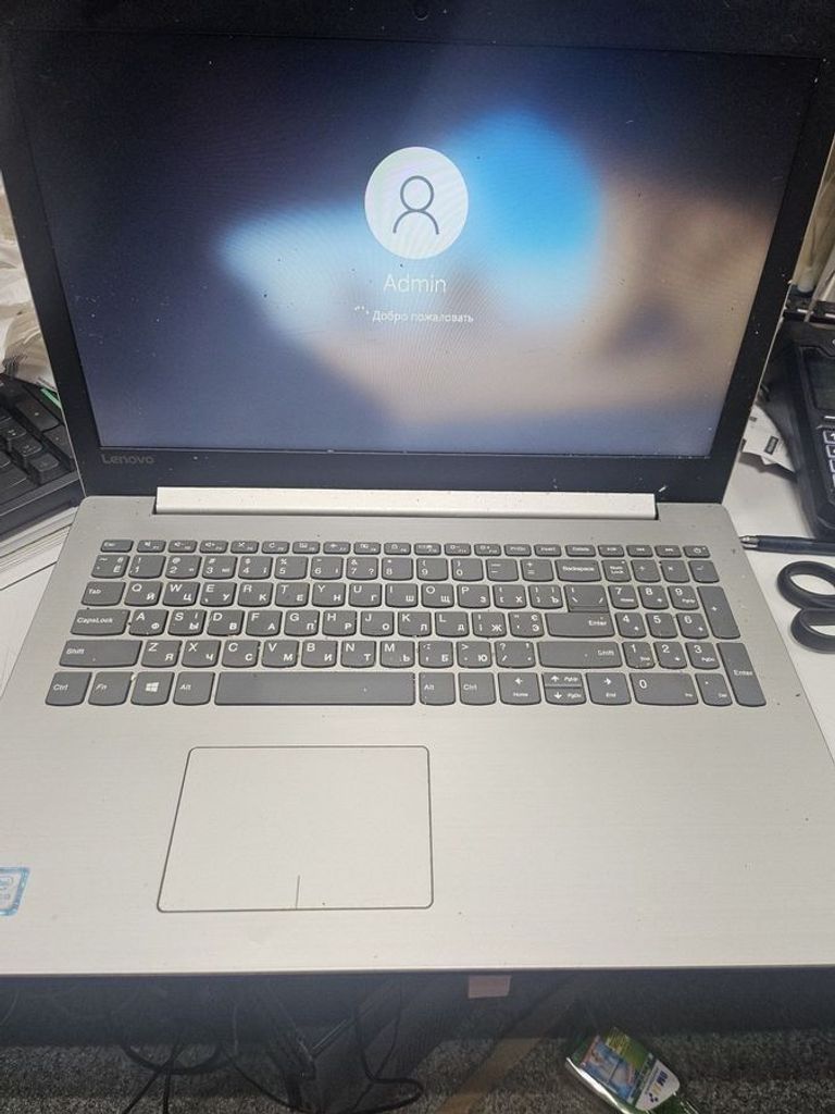 Купити Lenovo 15/core i3 6006u ddr3/8gb ddr3/hdd 1000 gb/ssd *відсутній/geforce 920mx 2gb Б/У