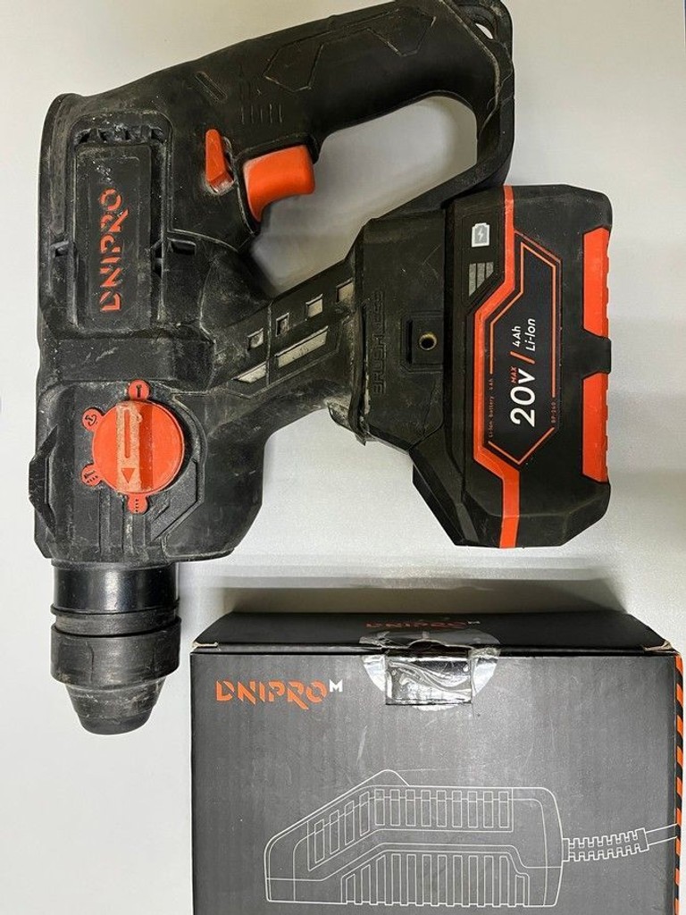 Купити Dnipro-M dhr-201bc compact 1акб 4ah зп Б/У