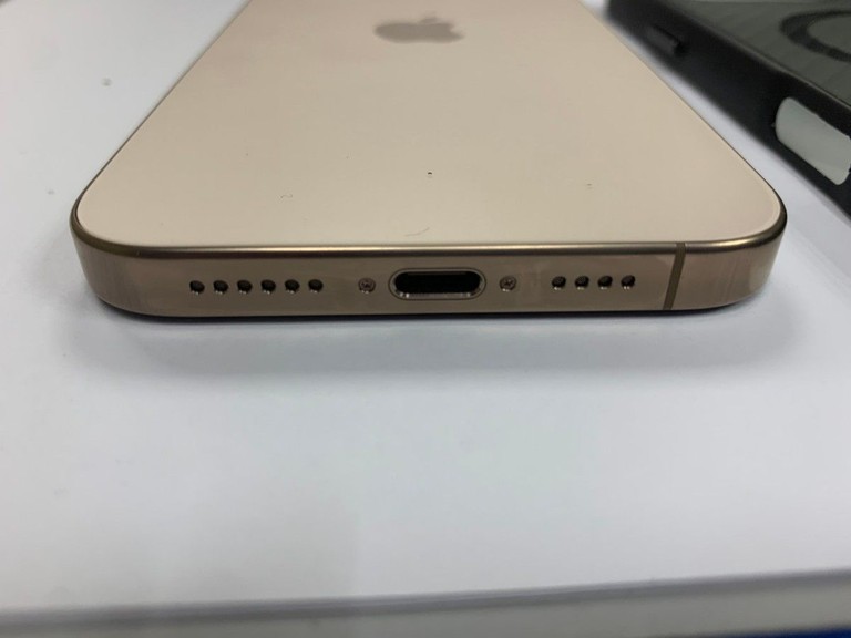 Apple iphone 16 pro max 512gb Код:01-200936870. Изображение 6