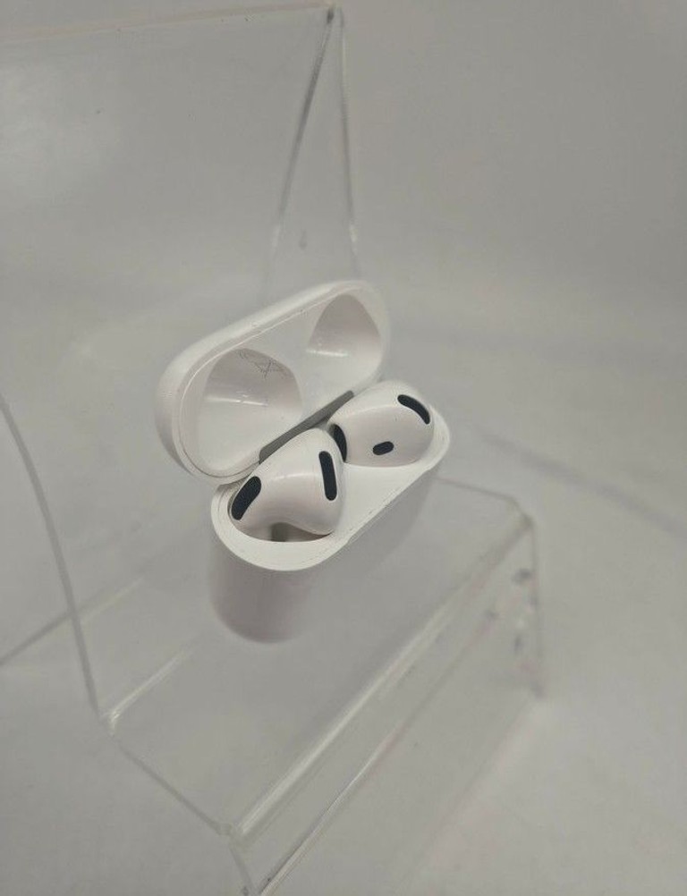 Apple airpods 4 with active noise cancellation Код:01-200944165. Зображення 5