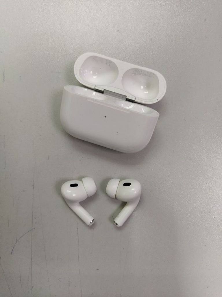 Купить Apple airpods pro 2nd generation with magsafe charging case usb-c Б/У