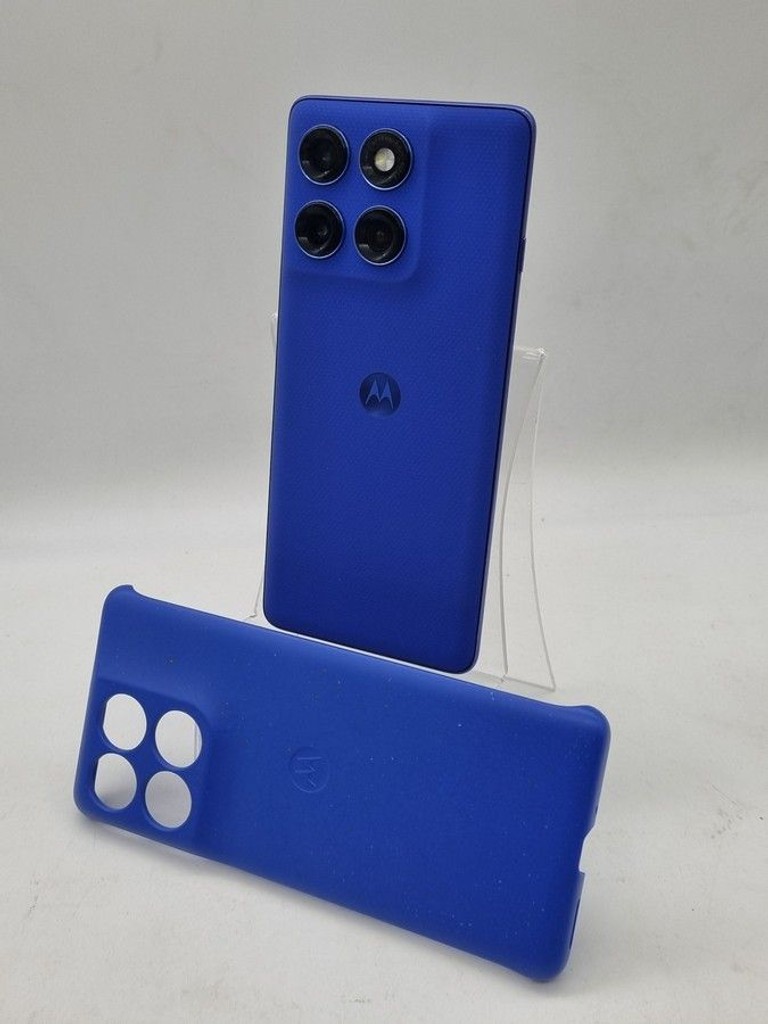 Купить Motorola Moto Edge 60 Pro 12/512GB Sparkling Grape (PB7X0011) Б/У