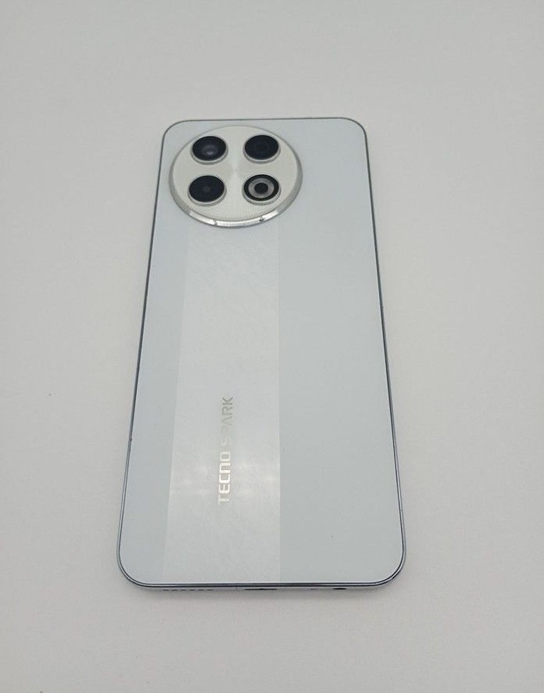 Розпродаж Tecno spark 30 pro kl7 8/256gb, продавець Техноскарб