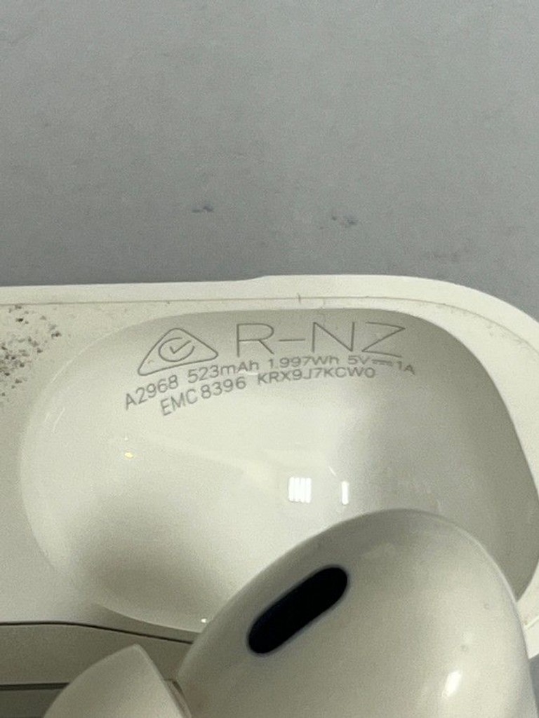 Apple airpods pro 2nd generation with magsafe charging case usb-c Код:01-200986141. Зображення 5