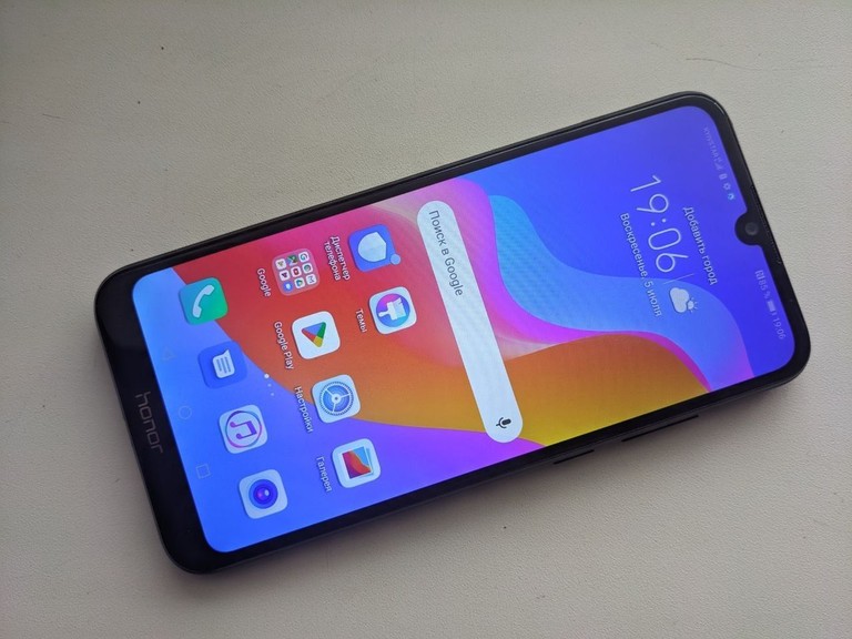 Дешиво Honor 8A 3/64GB Black с ломбарда