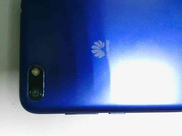 Дешиво Huawei y5 2018 dra-l21 2/16gb с ломбарда