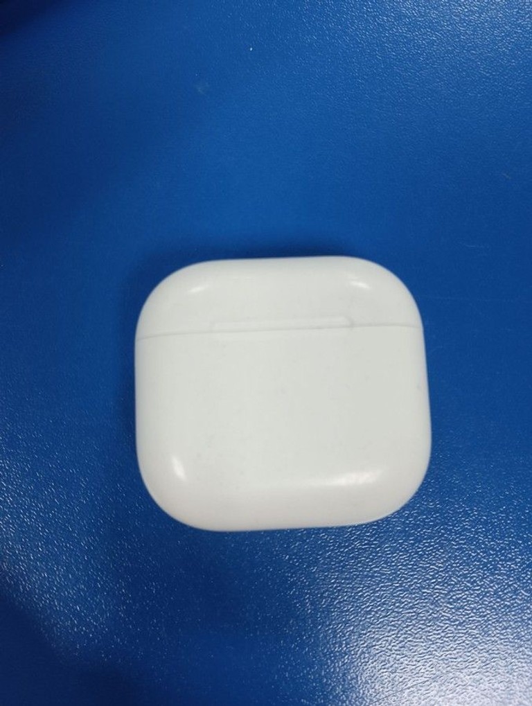 Оголошення Apple airpods 4 with active noise cancellation Б/У