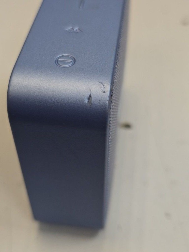 Дешево Jbl go essential з ломбарду