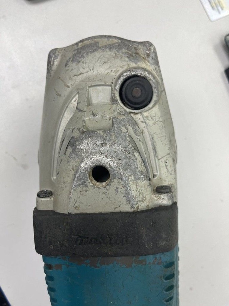 Оголошення Makita GA9030RF01 Б/У