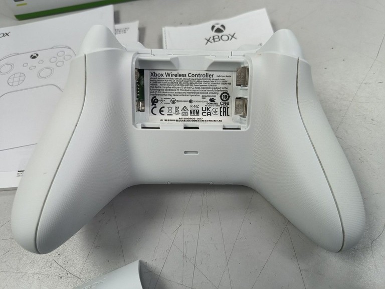 Дешево Microsoft xbox series x s wireless controller з ломбарду