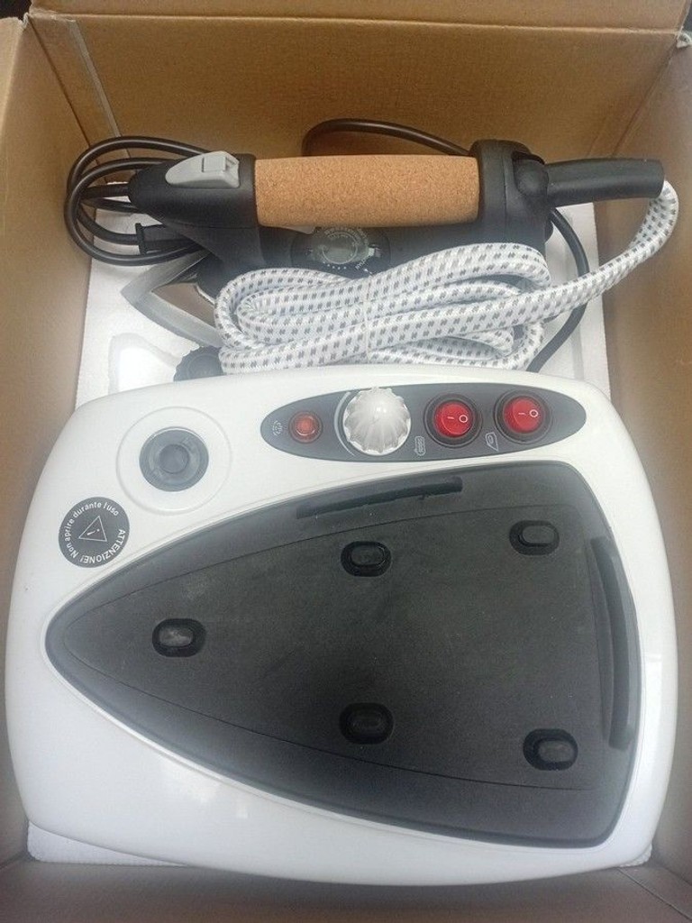 Купити Kooper ferro da stiro con caldaia 2000w Б/У