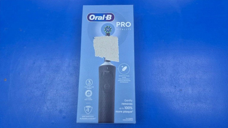 Купити Oral-b Vitality D103.413.3 PRO Protect X Clean Vapor Blue + toothpaste Б/У