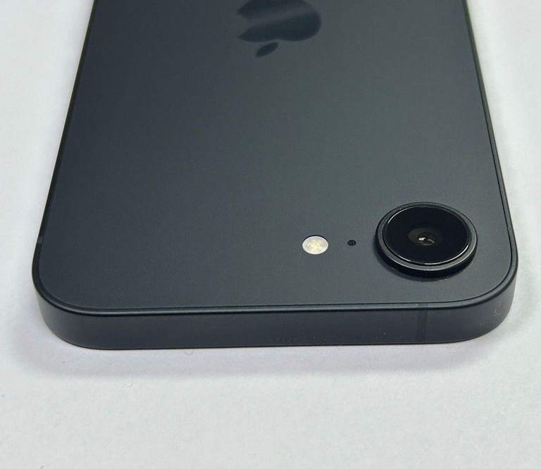 Apple iPhone 16e 128GB Black Код:01-201177769. Изображение 11