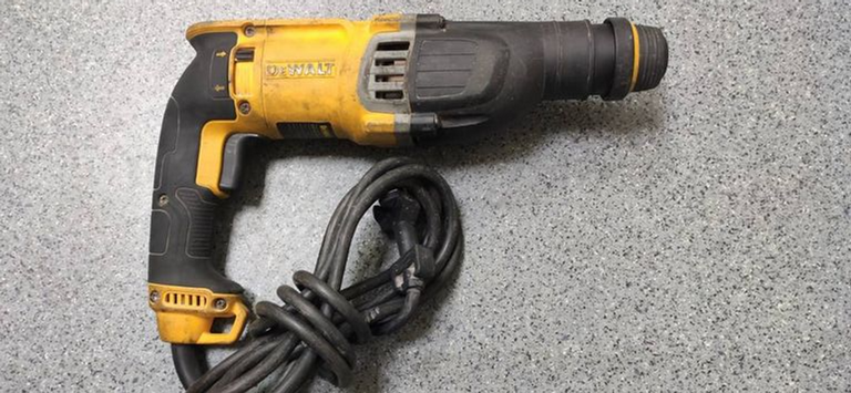 Dewalt D25143K