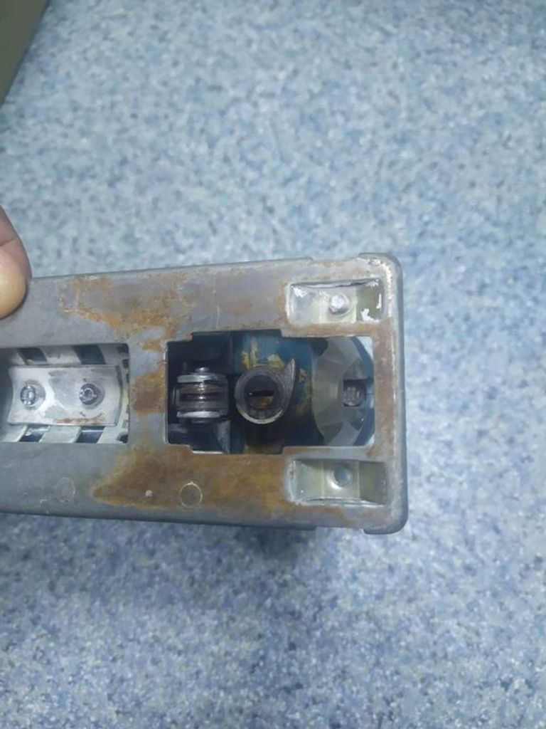 Дешиво Зенит зпл-950 профи с ломбарда