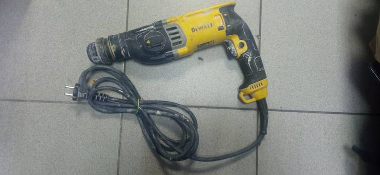 Dewalt d25143ks