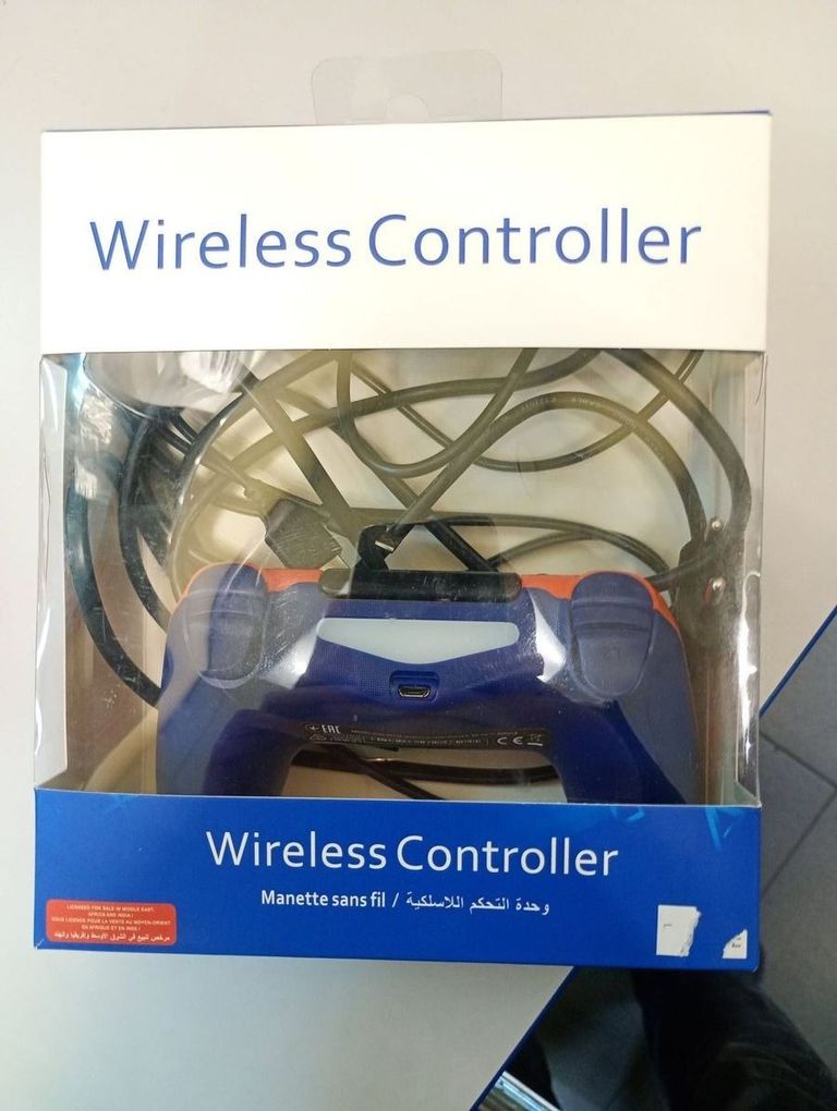 Купить  Sony PlayStation 4 Slim 1TB Black Б/У