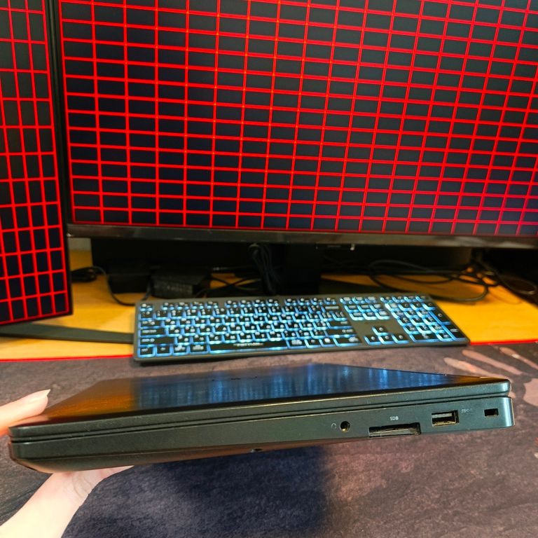 Дешево Ноутбук Dell Latitude E5470 i5 DDR4 RAM 256gb M.2 SSD з ломбарду