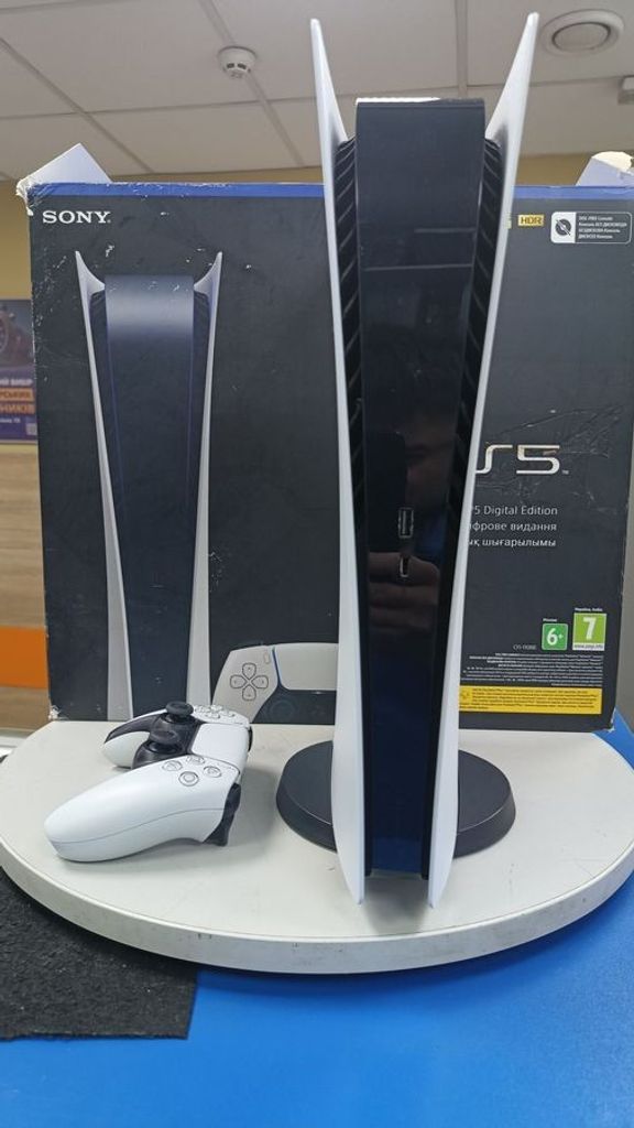 Купить Sony playstation 5 digital edition 825 gb white cfi-1116b Б/У
